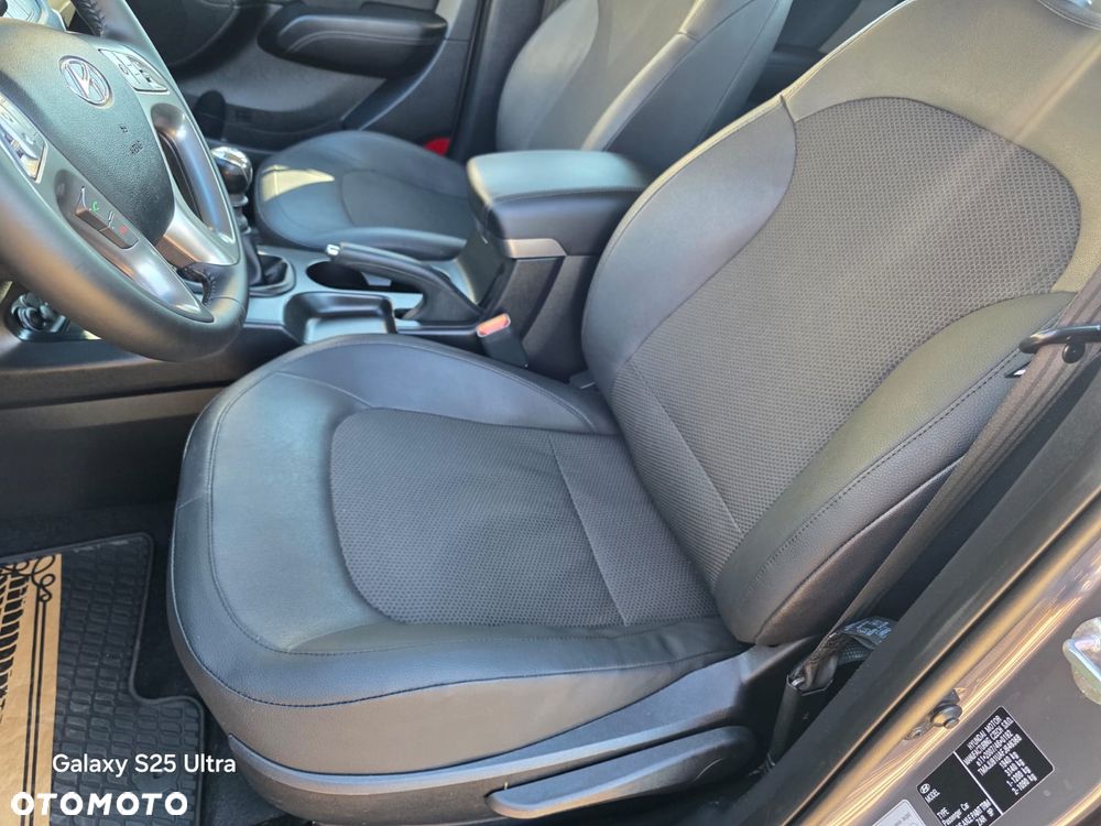 Hyundai ix35 1.7 CRDi 2WD Fifa World Cup Edition - 21