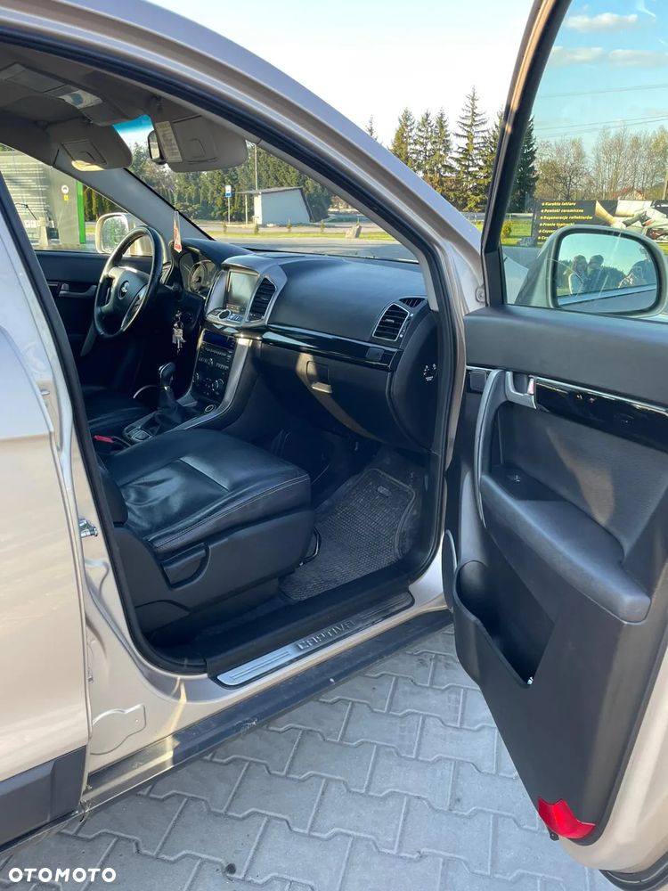 Chevrolet Captiva 2.2 D LT+ - 10