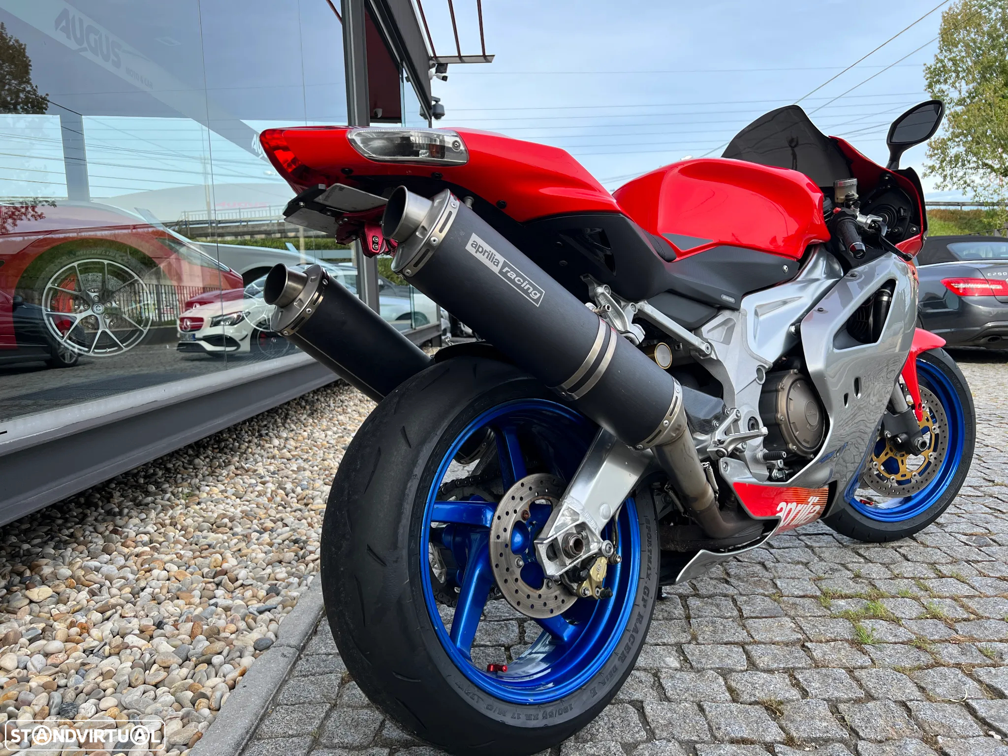 Aprilia RSV 1000R-RR - 4