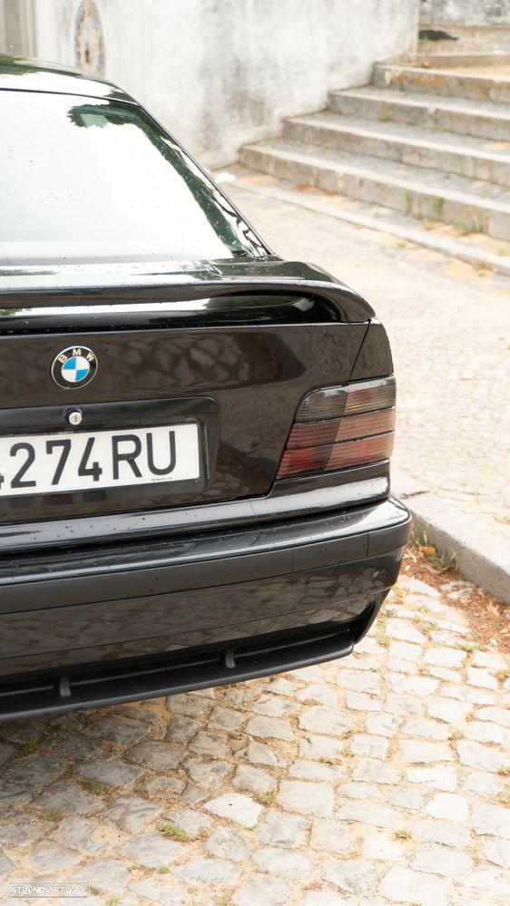 BMW 325 i - 12