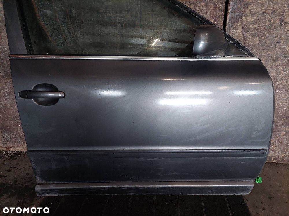 DRZWI KOMPLETNE PRAWY PRZÓD SKODA SUPERB I 9152 - 2