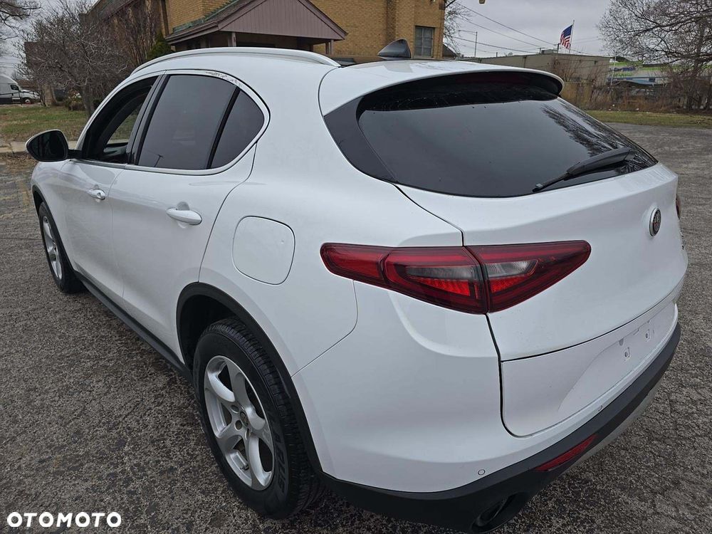 Alfa Romeo Stelvio 2.0 Turbo 16V AT8-Q4 Super - 4