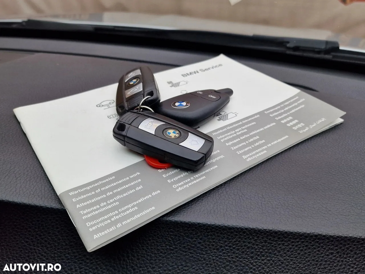 BMW Seria 3 318d DPF Touring Aut. - 28