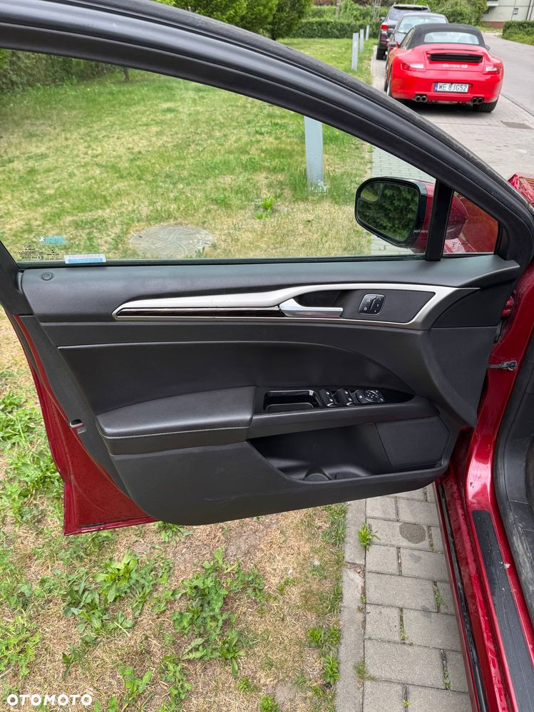 Ford Fusion - 10