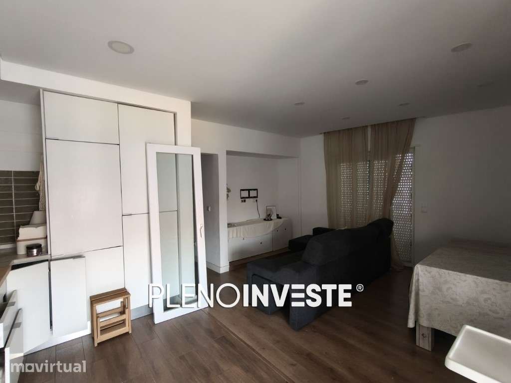 T3 totalmente remodelado e transformado em t2 em Corroios - Grande imagem: 2/39