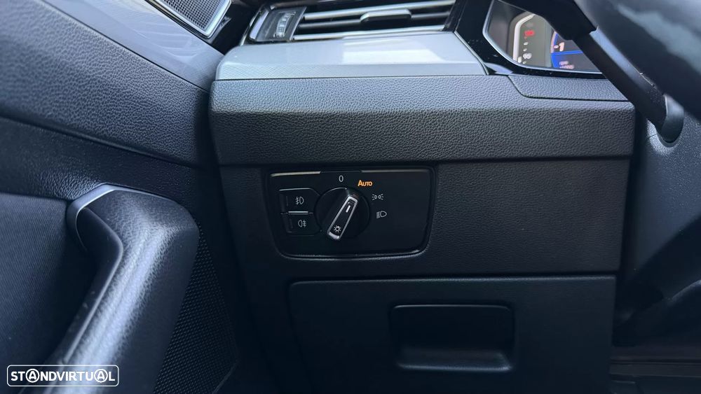 Volkswagen Passat Variant 2.0 TDI Business — fotografia 19