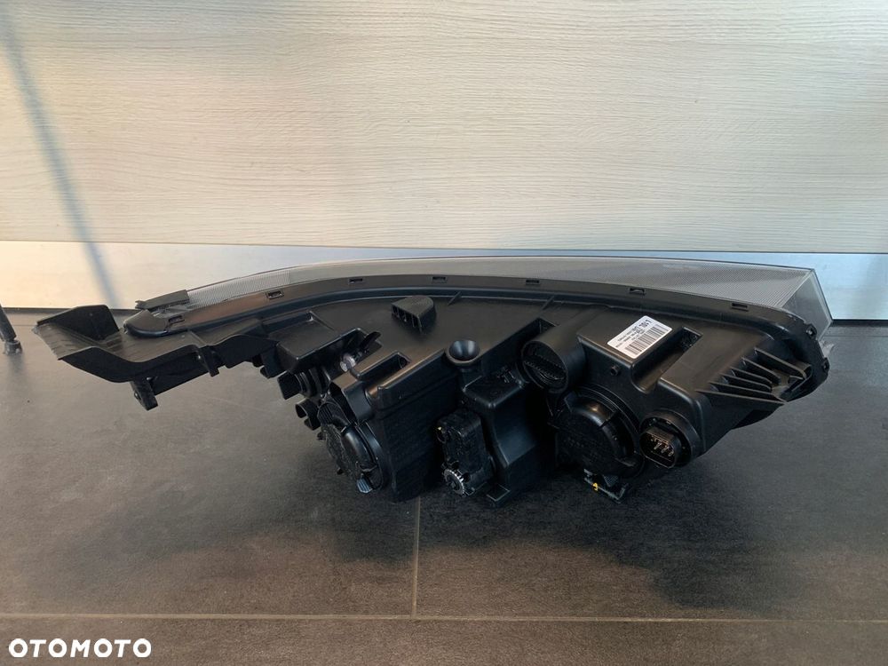 Lampa lewa SSANG YONG TIVOLI 2019- - 6