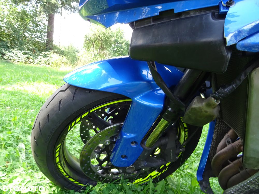 Suzuki GSX-R - 16