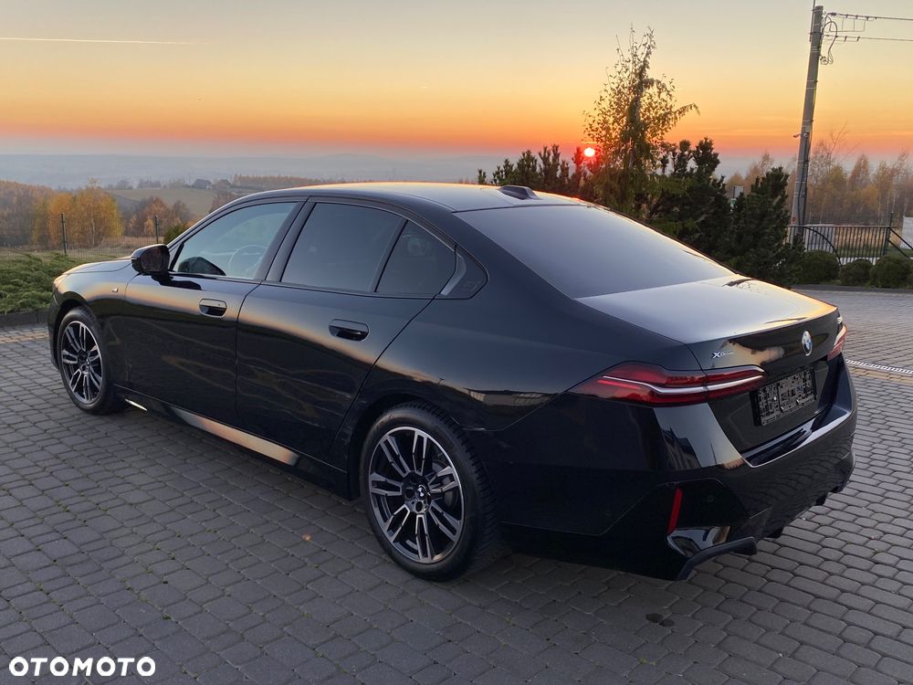 BMW Seria 5 520d xDrive - 16