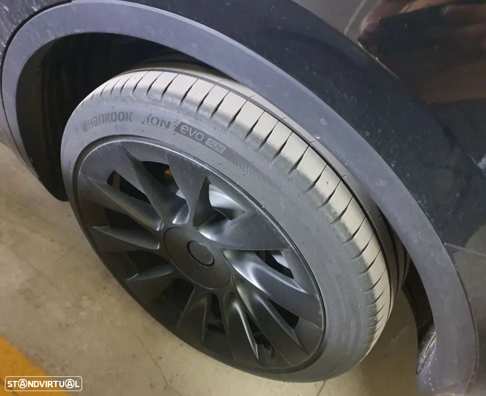 Tesla Model Y Long Range Dual Motor AWD - 14