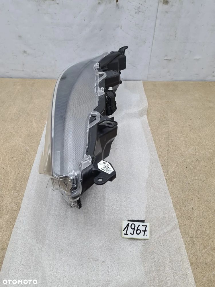 Toyota Yaris 4 IV od20r lampa prawy przód Full Led - 3