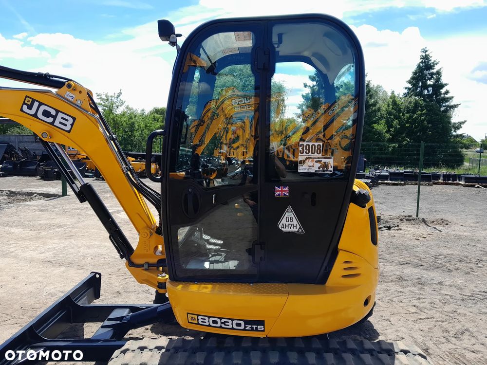 JCB 8030 2013r - 11