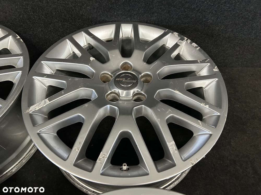 Alufelgi Opel Vectra C, Signum, Zafira B, Astra H 18 cali 5x110 4szt. - 17
