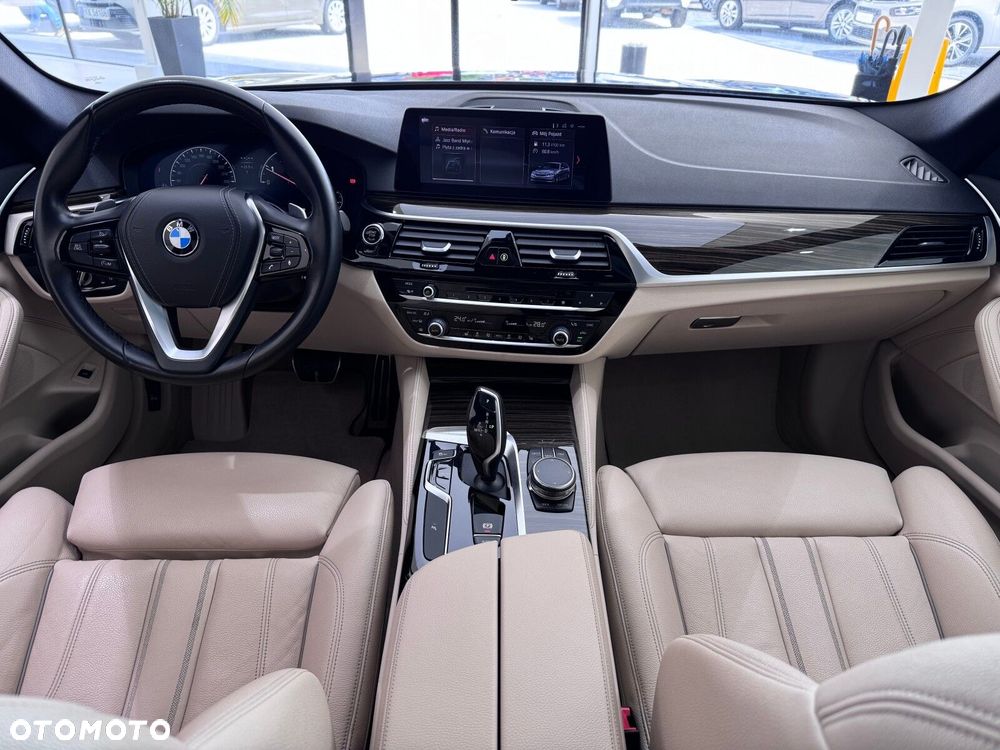 BMW Seria 5 530i xDrive M Sport sport - 15