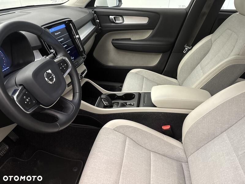 Volvo XC 40 T4 AWD Momentum Pro - 11