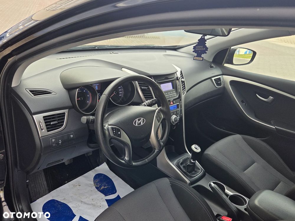 Hyundai i30 blue Kombi 1.6 CRDi Style - 6