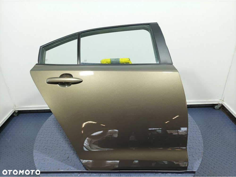 TOYOTA COROLLA XII E21 SEDAN DRZWI TYŁ TYLNE PRAWE 6X1 - 1