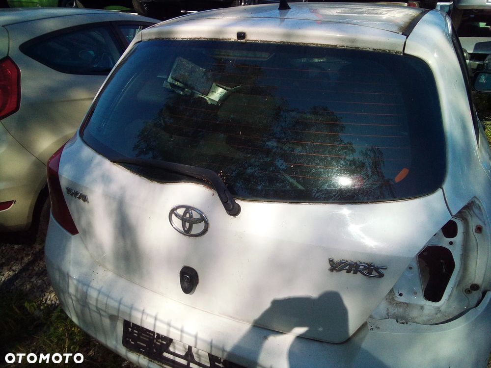 * KLAPA BAGAŻNIKA TOYOTA YARIS II * - 2