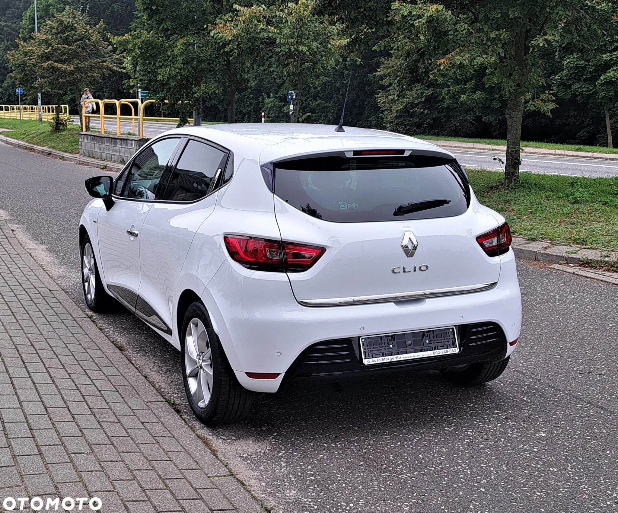 Renault Clio 1.2 16V Limited - 14