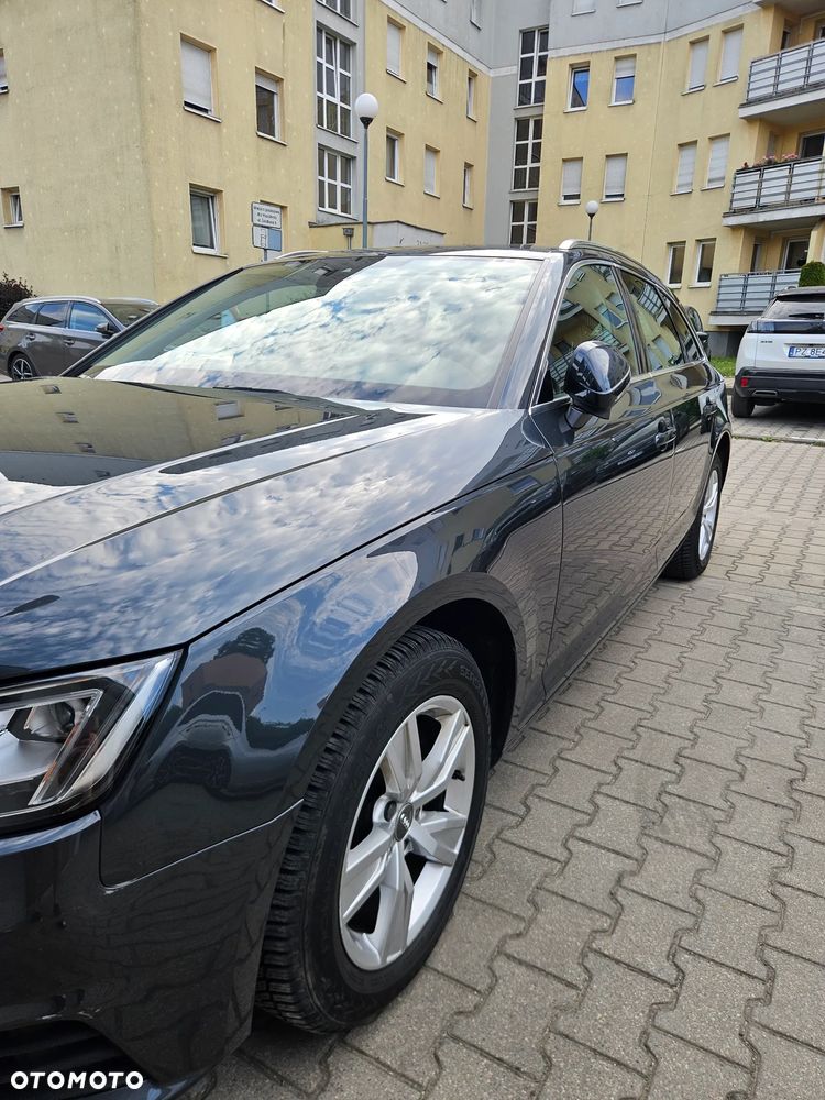 Audi A4 Avant 40 g-tron S tronic - 32
