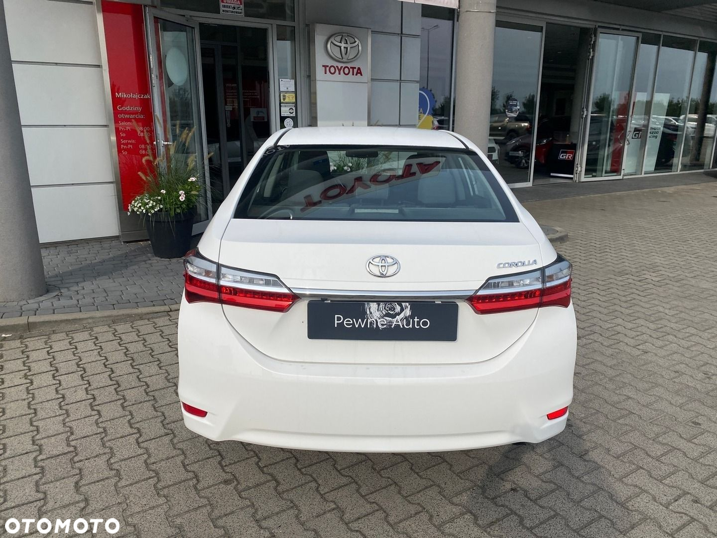Toyota Corolla - 13