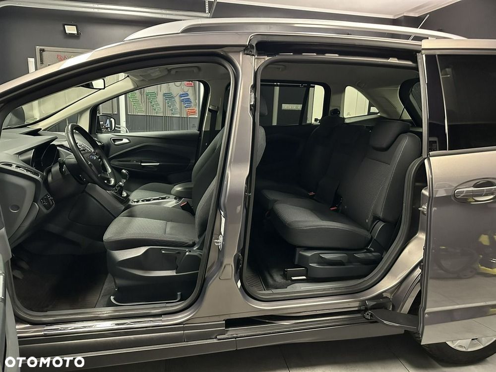 Ford Grand C-MAX - 12