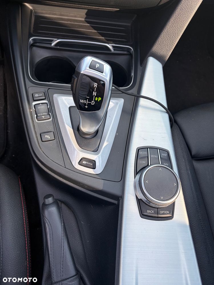 BMW Seria 3 330e iPerformance Sport Line - 14