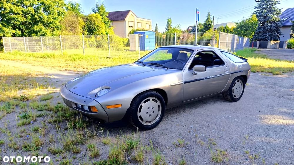 Porsche 928 - 1