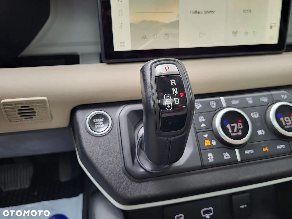 Land Rover Defender 110 2.0 P300 S - 12