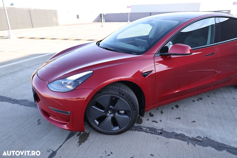 Tesla Model 3 - 12