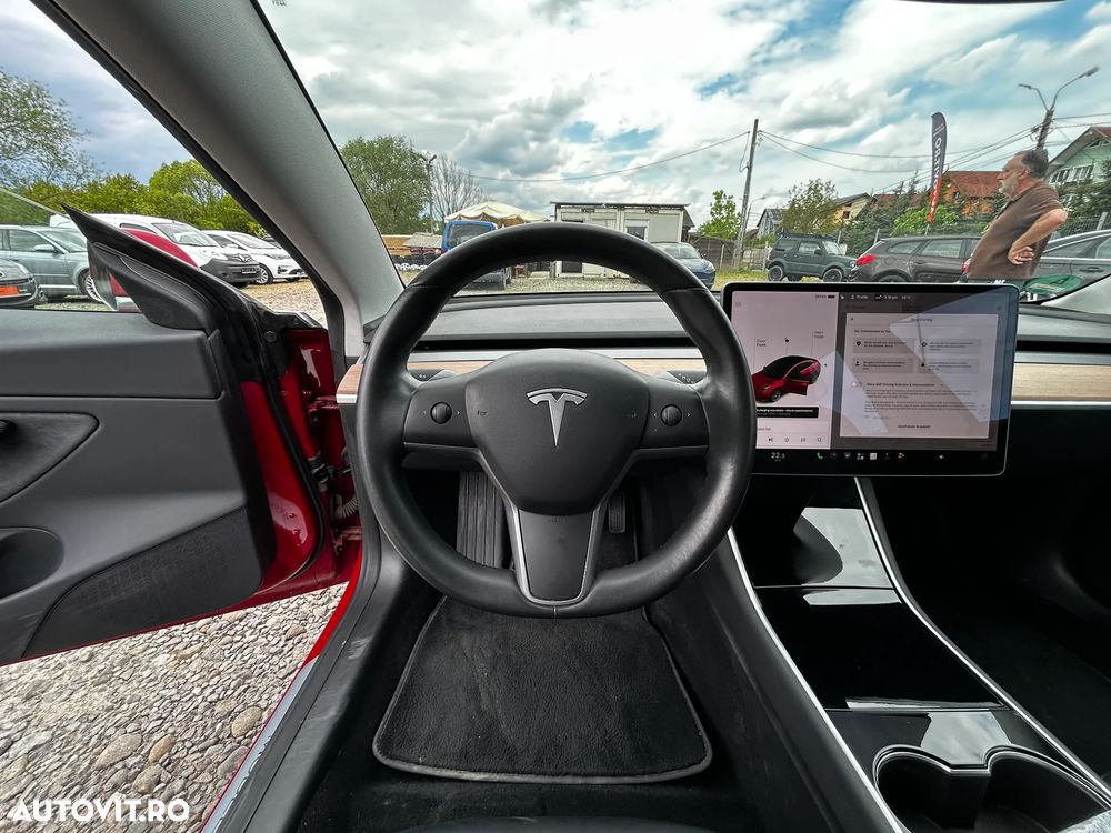 Tesla Model 3 - 12
