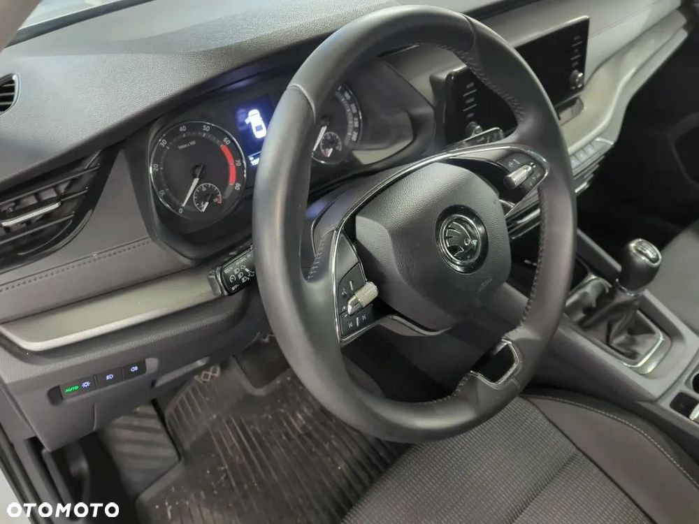 Skoda Octavia 1.5 TSI ACT Ambition - 10