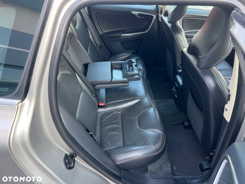 Volvo XC 60 D5 AWD Ocean Race - 22