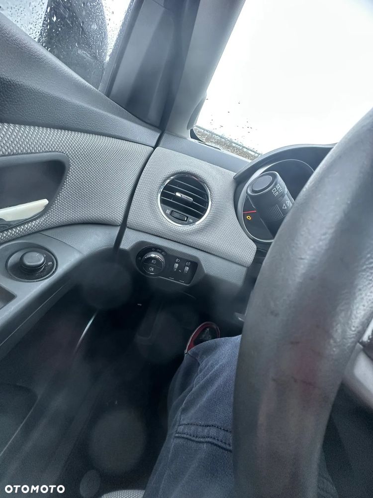 Chevrolet Cruze - 15