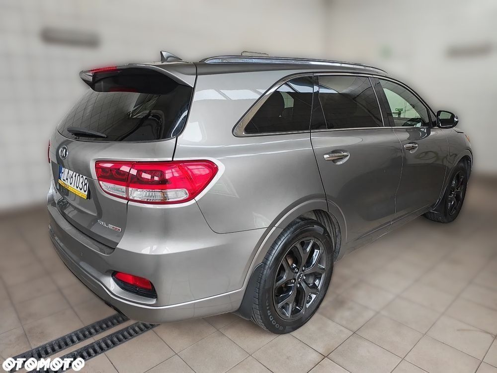 Kia Sorento - 4