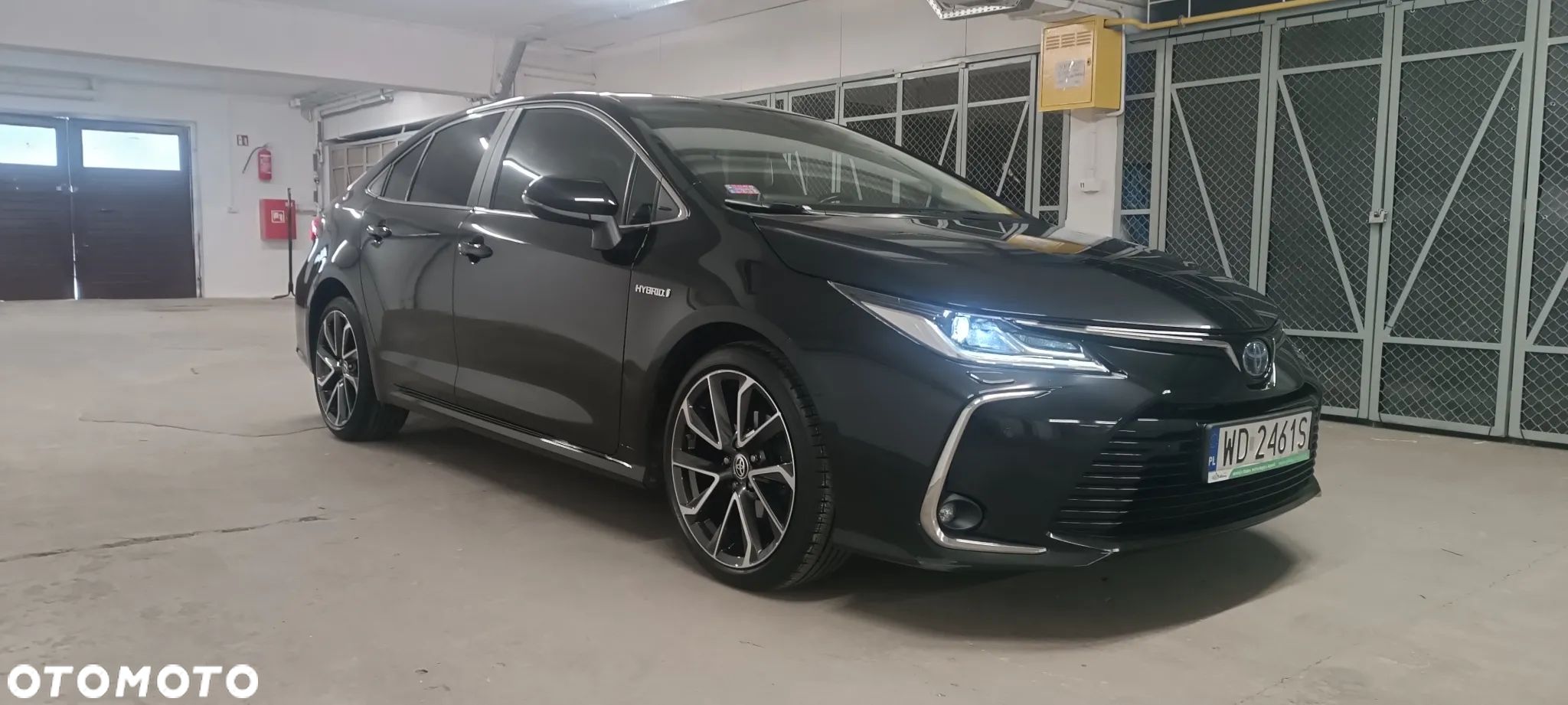 Toyota Corolla 1.8 Hybrid Executive - 1