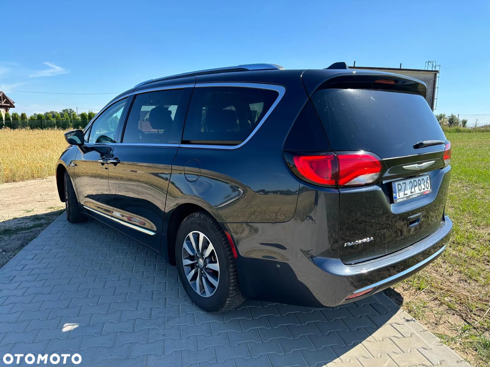 Chrysler Pacifica - 6