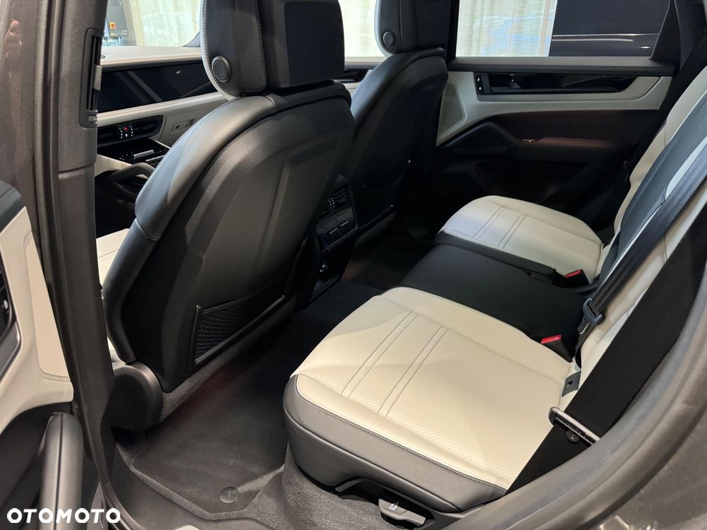 Porsche Cayenne - 3