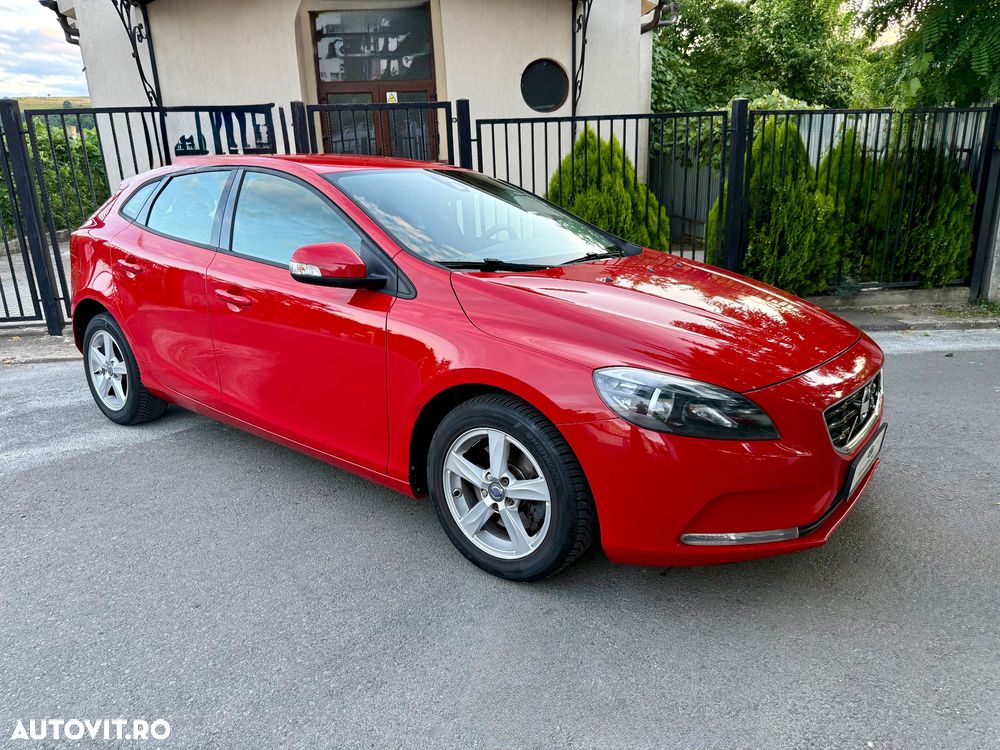 Volvo V40 T2 Momentum - 4