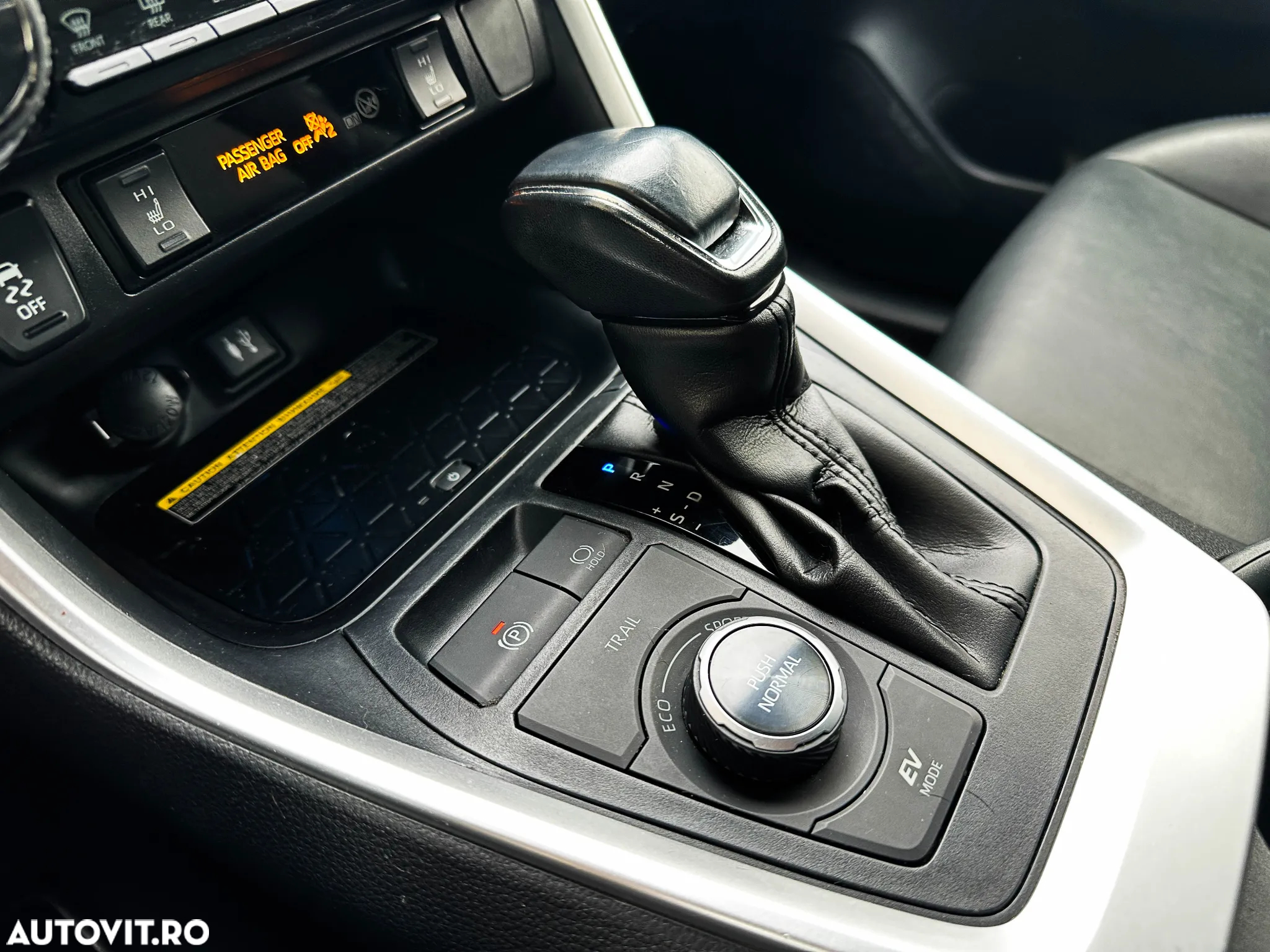 Toyota RAV4 2.5 4x4 Hybrid Lounge - 19