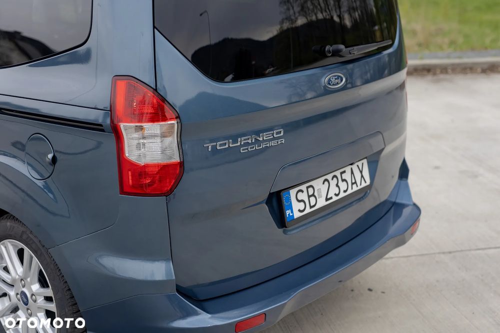 Ford Tourneo Courier - 10