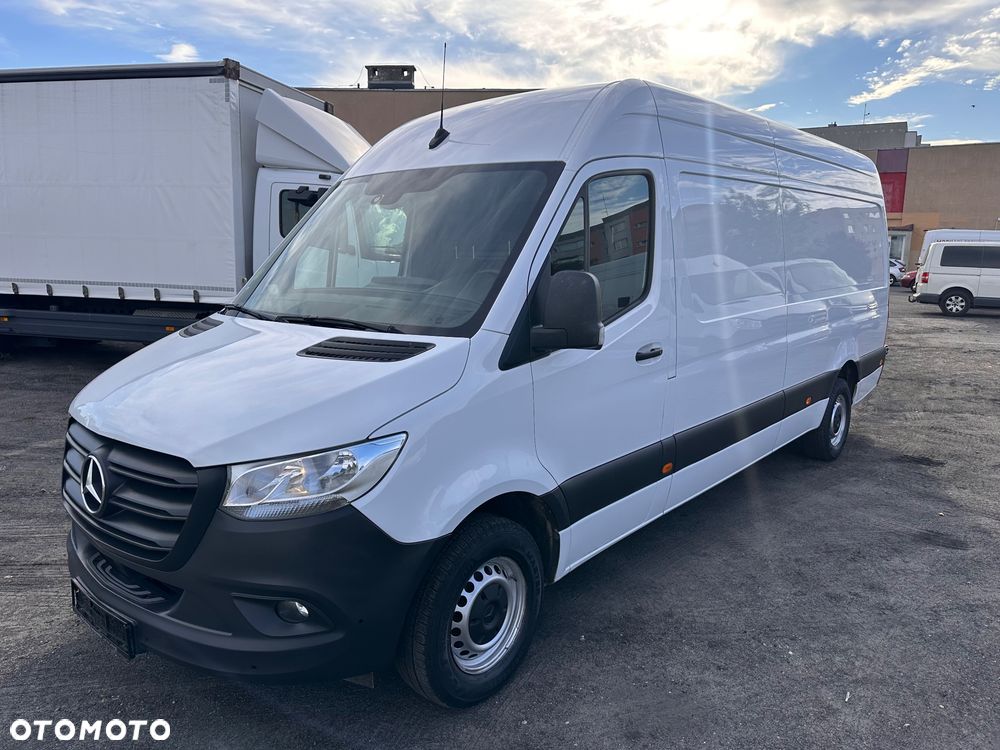 Mercedes-Benz Sprinter 317 - 18