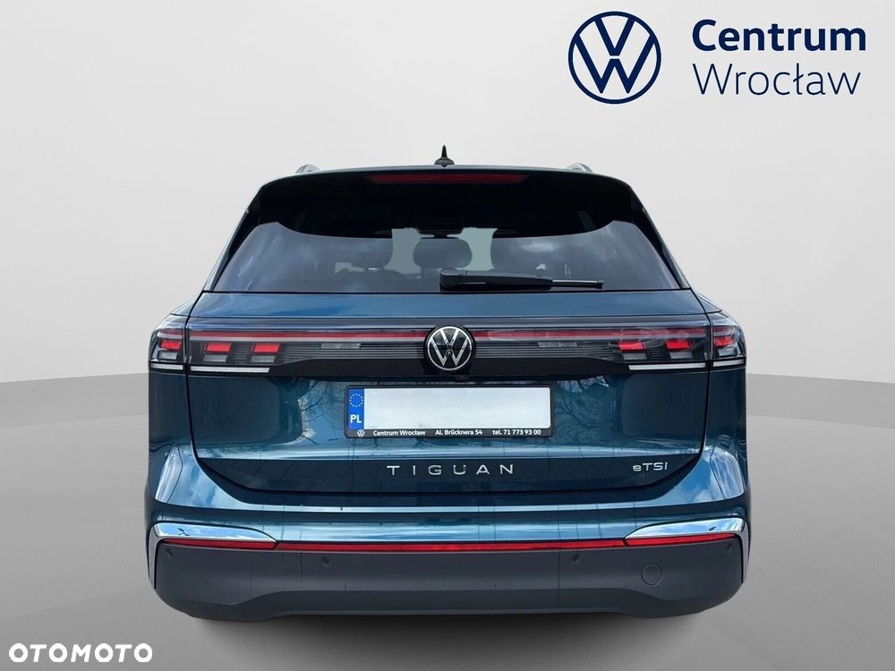 Volkswagen Tiguan - 10