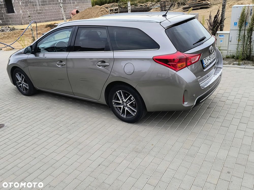 Toyota Auris 1.6 Valvematic Edition - 3