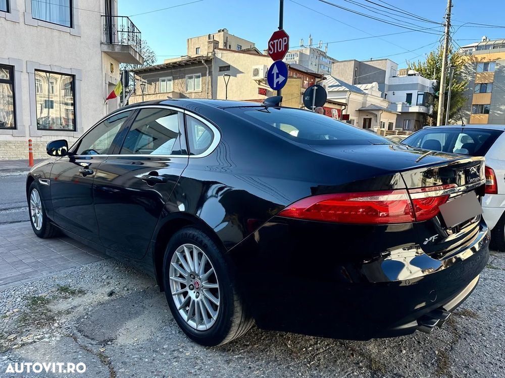 Jaguar XF 20d RWD Prestige - 5