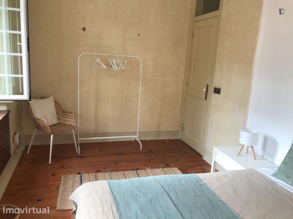 Quarto - localizado em Alameda Lisbon - Grande imagem: 3/12