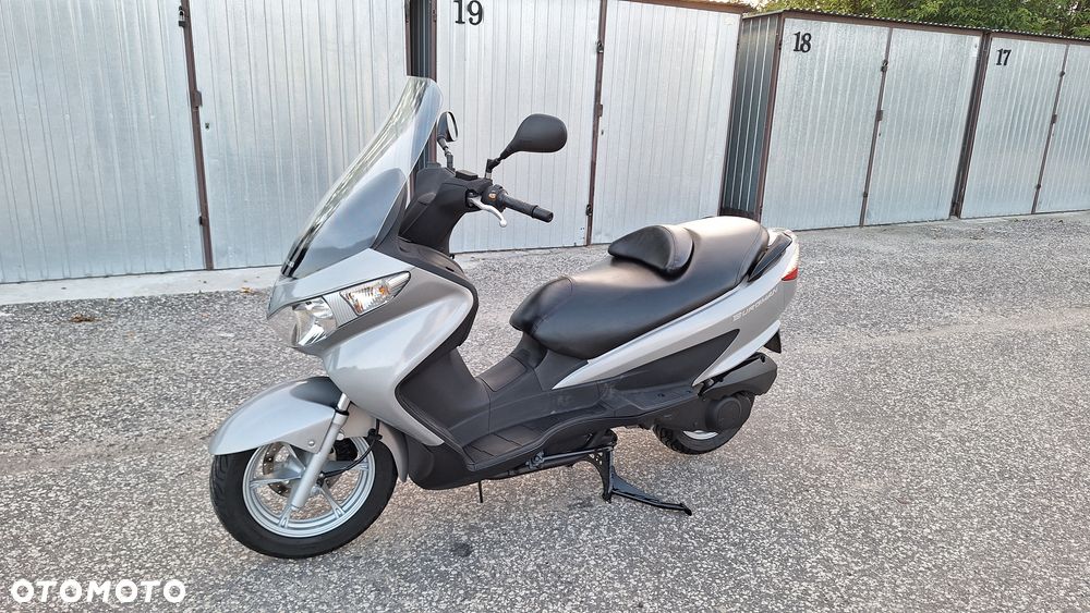 Suzuki Burgman - 3