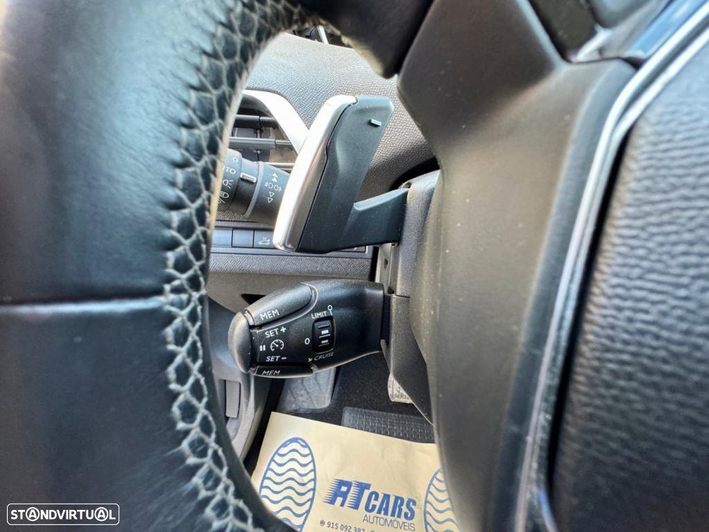 Peugeot 3008 1.2 PureTech Allure EAT6 - 24