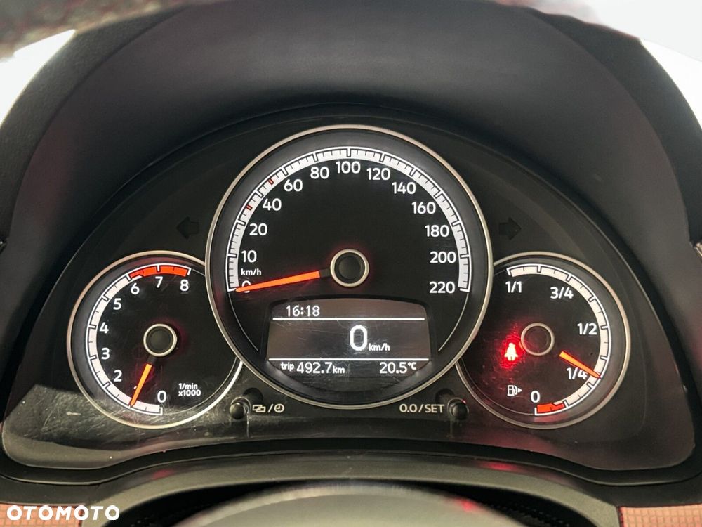 Volkswagen up! 1.0 TSI GTI - 23