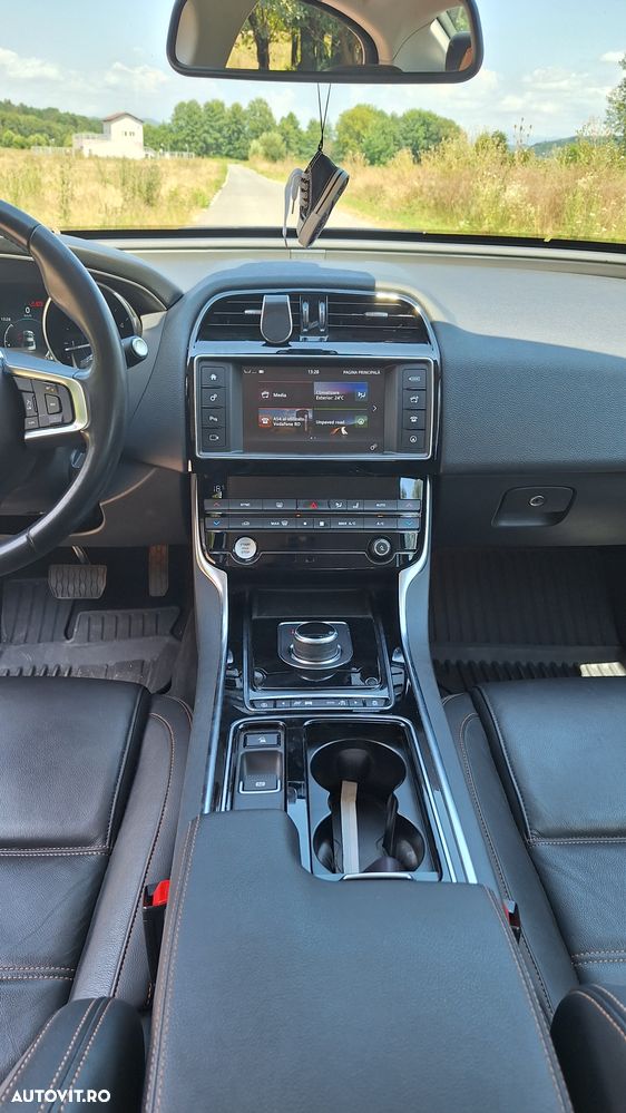Jaguar XE E-Performance Aut. Prestige - 12